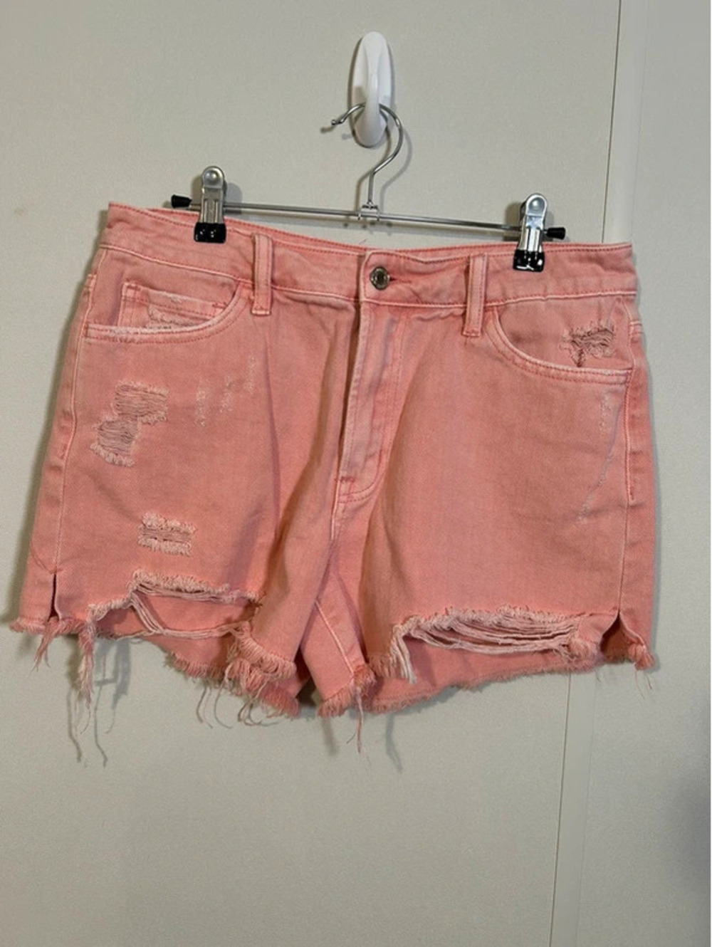 Vervet Coral Distressed Denim Shorts Raw Hem Size Medium